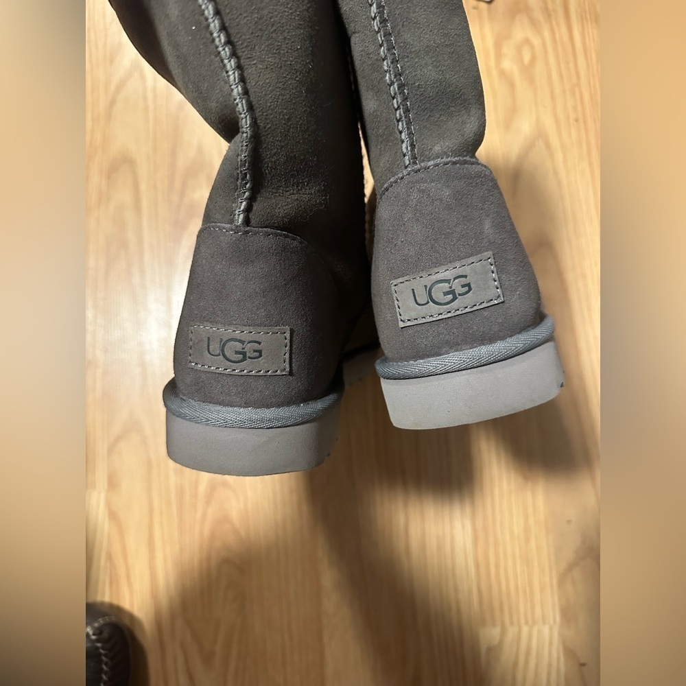 UGG Australia Classic Short II Ankle Boots for Women, Size US 8 - Gray - Picture 6 of 9